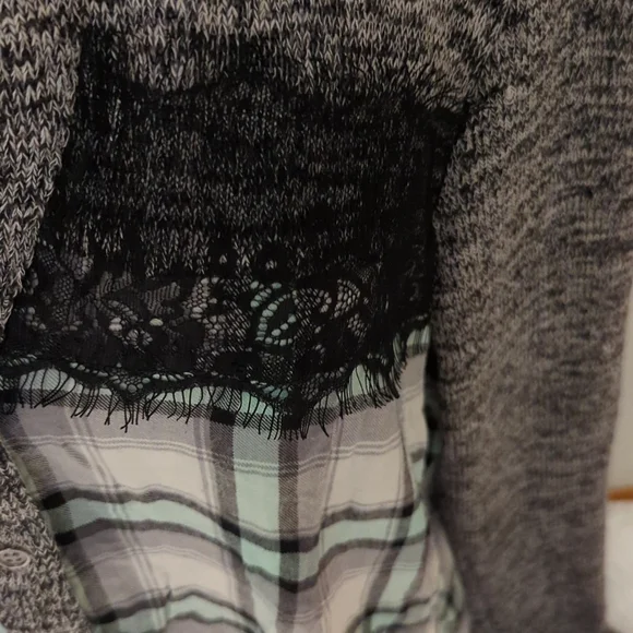 Plaid Sweater Top Size L - Picture 3 of 6